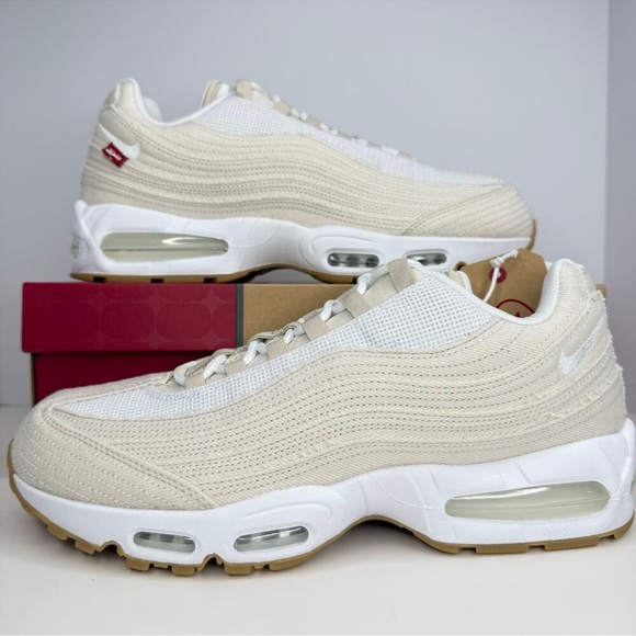 AIR MAX 95 OG “LEVI'S LIGHT OREWOOD BROWN" NWT size 12m-13.5w - Picture 6 of 8